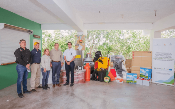 La Fundación Sur Futuro, el Ministerio de Medio Ambiente y Fondo MARENA entregan equipos para la protección y vigilancia del Lago Enriquillo y presentan resultados del primer año